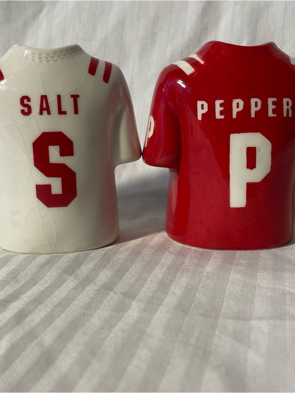 Salt and Pepper Shakers, Short Sleeve Tees - Red and White - Picture 3 of 9